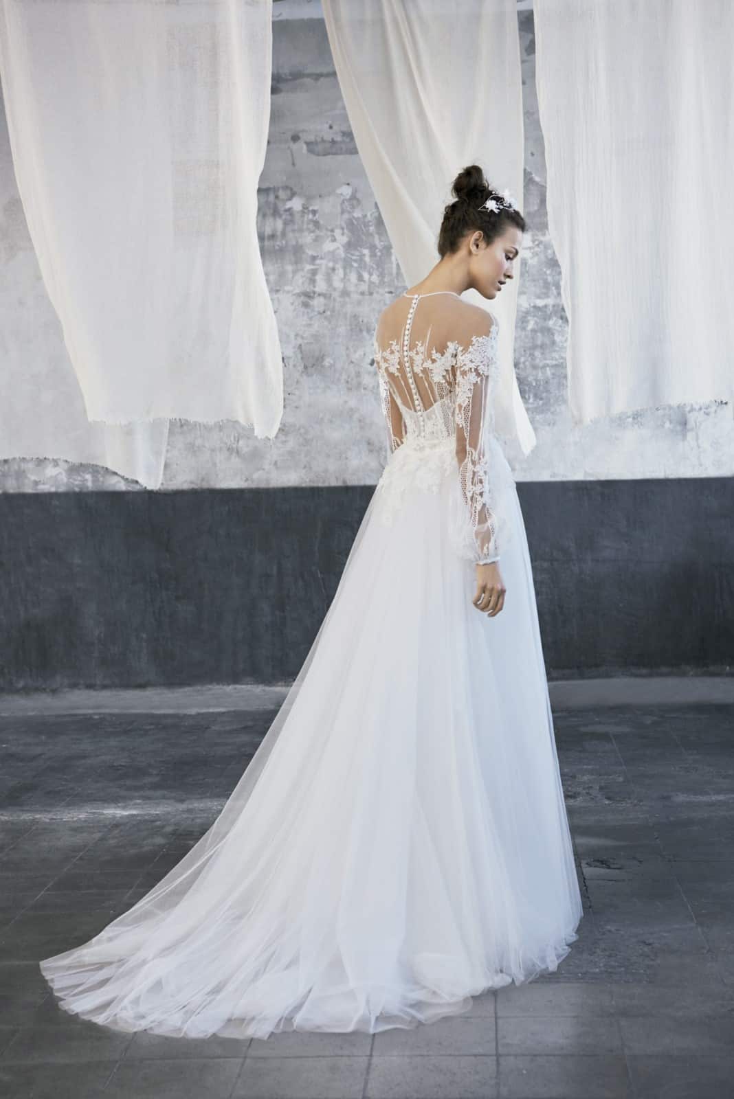 Novias-modelo-35-TECATE-with-overskirt-1-Inmaculada_García Novias-modelo-35-TECATE-with-overskirt-1-Inmaculada_García